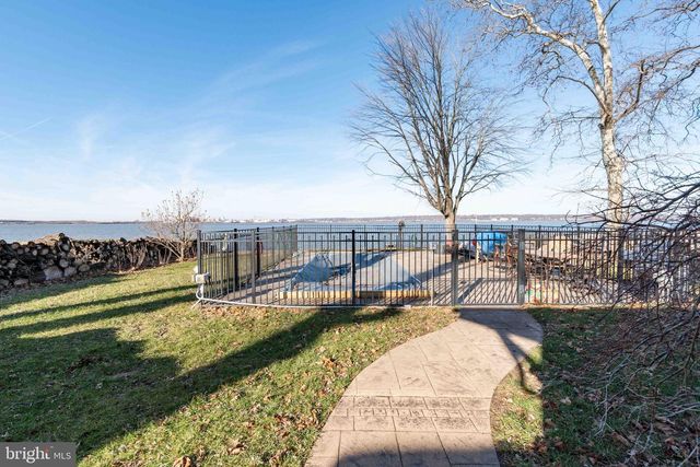 50 DELAWARE AVE, Penns Grove, NJ 08069