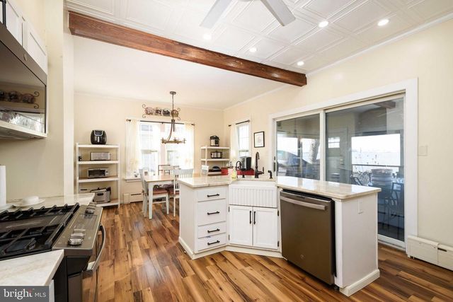 50 DELAWARE AVE, Penns Grove, NJ 08069