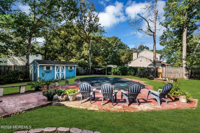6 Riverwood Court, Toms River, NJ 08757