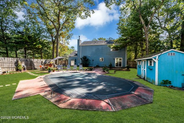 6 Riverwood Court, Toms River, NJ 08757