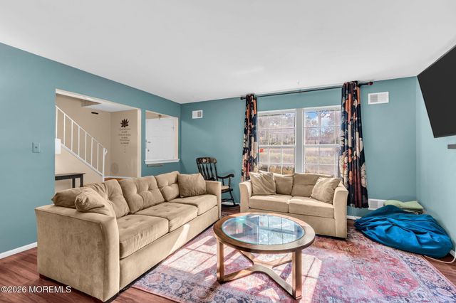 6 Riverwood Court, Toms River, NJ 08757