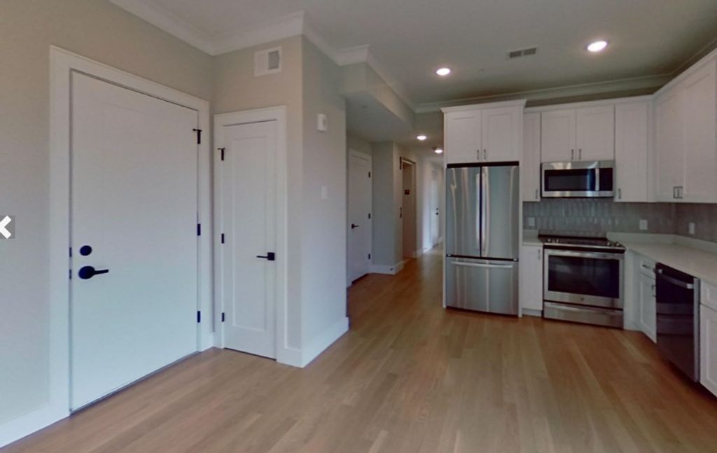 104-106 Warren St. 5, Boston, MA 02135