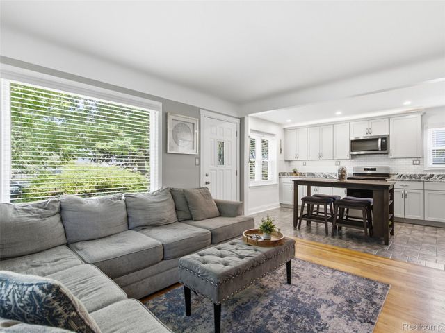 21924 Revere Street, St. Clair Shores, MI 48080