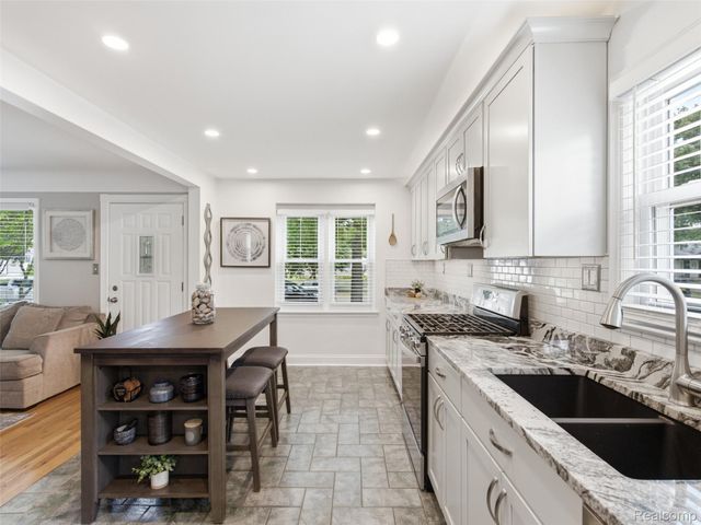 21924 Revere Street, St. Clair Shores, MI 48080