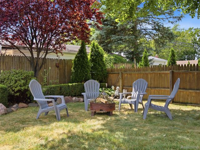 21924 Revere Street, St. Clair Shores, MI 48080