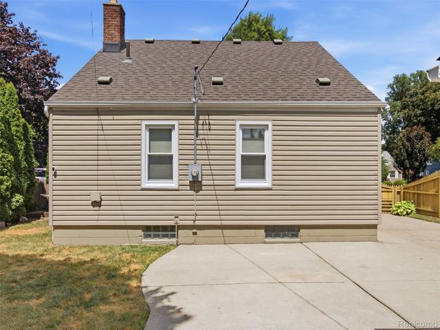 21924 Revere Street, St. Clair Shores, MI 48080