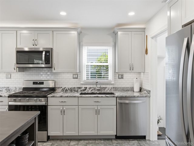 21924 Revere Street, St. Clair Shores, MI 48080