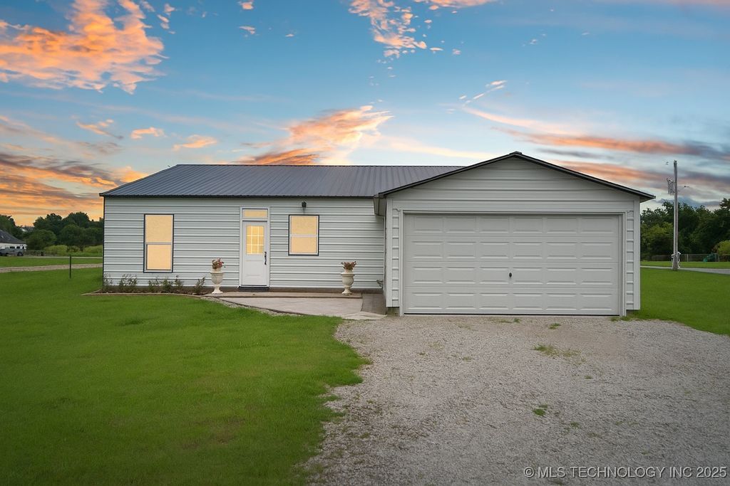 34723 E 101st Street S, Coweta, OK 74429