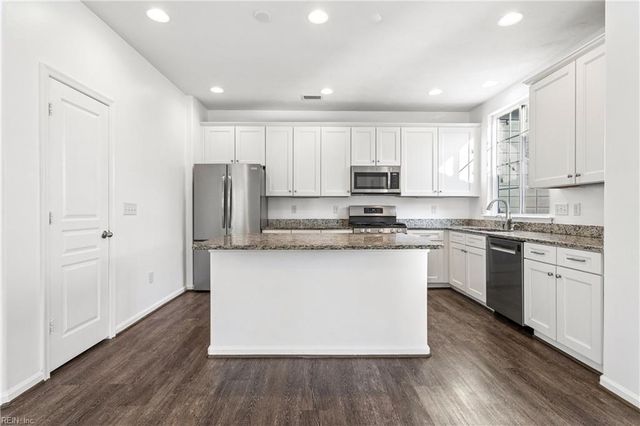 100 Drifter DR, Suffolk, VA 23435