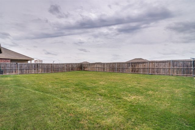 732 Meadow Creek Lane, Josephine, TX 75189
