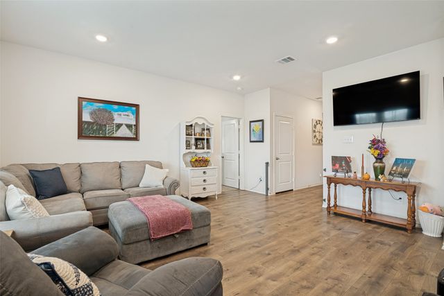 732 Meadow Creek Lane, Josephine, TX 75189