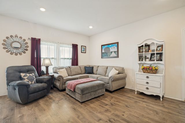 732 Meadow Creek Lane, Josephine, TX 75189