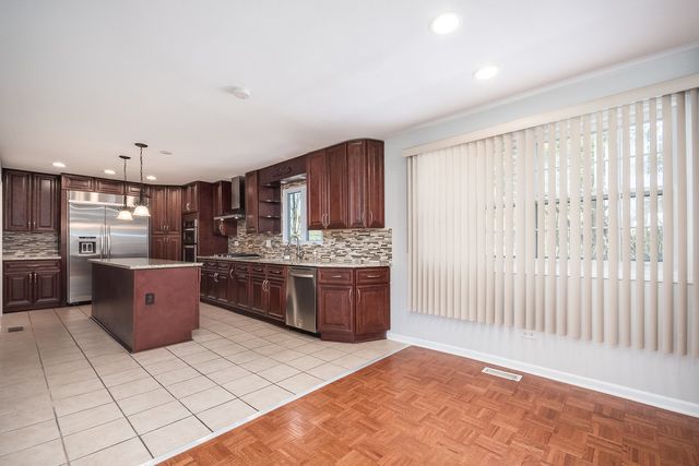 1000 N Westgate Road, Mount Prospect, IL 60056