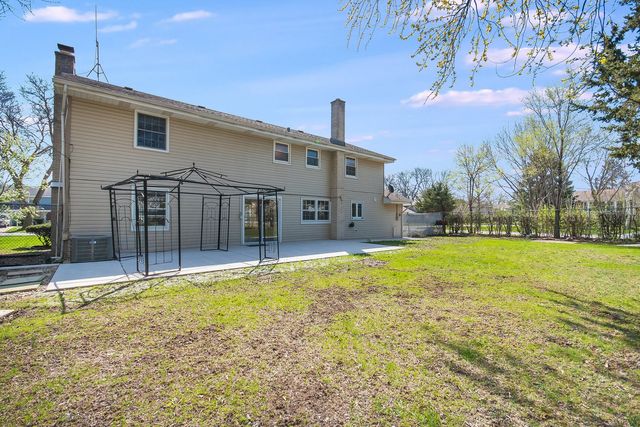 1000 N Westgate Road, Mount Prospect, IL 60056