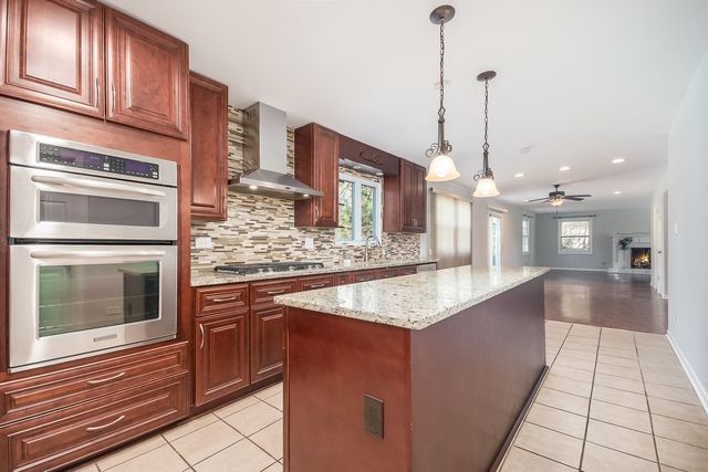 1000 N Westgate Road, Mount Prospect, IL 60056