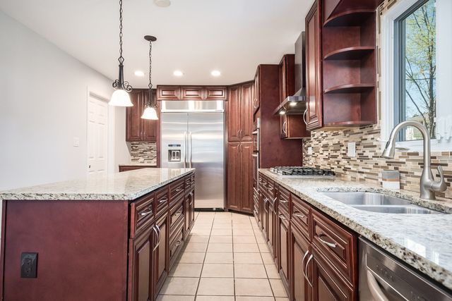 1000 N Westgate Road, Mount Prospect, IL 60056