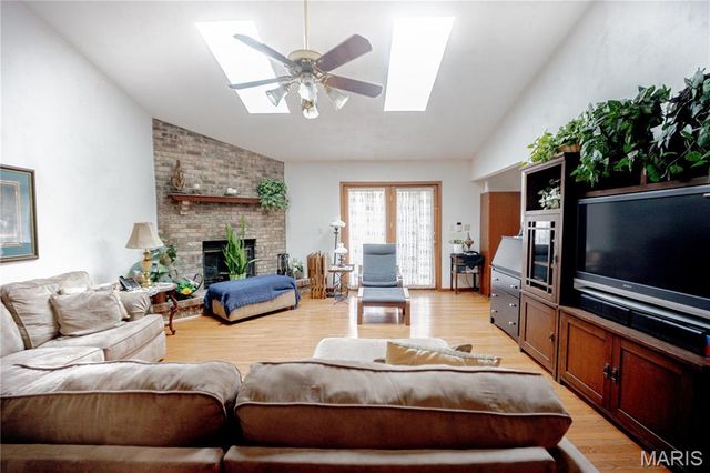 167 Pine Dale Drive, Swansea, IL 62226