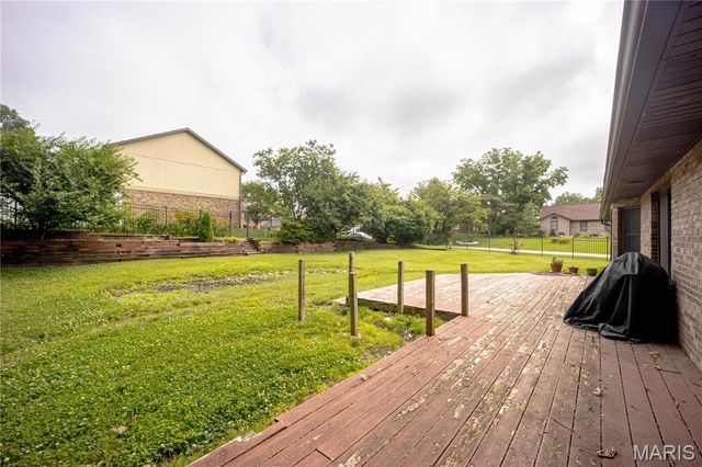 167 Pine Dale Drive, Swansea, IL 62226