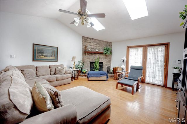 167 Pine Dale Drive, Swansea, IL 62226
