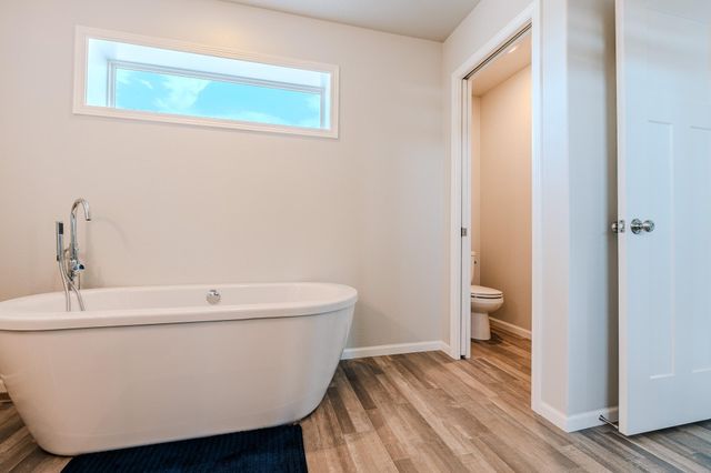 5568 37th Avenue S, Fargo, ND 58104
