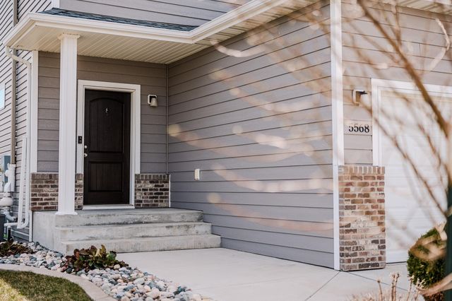 5568 37th Avenue S, Fargo, ND 58104