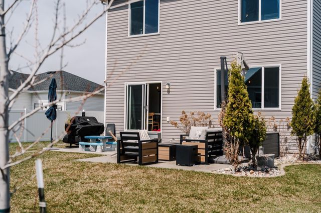 5568 37th Avenue S, Fargo, ND 58104