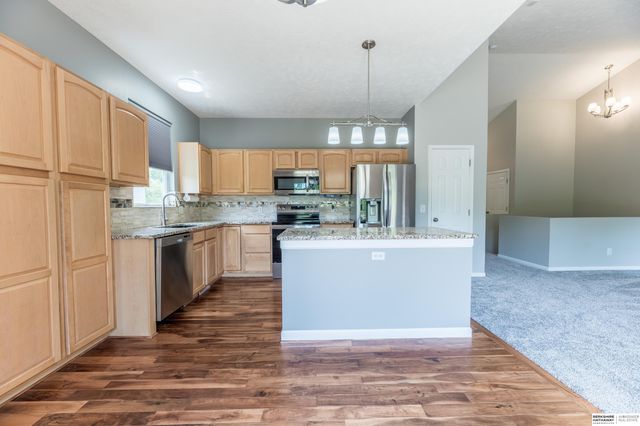 2157 N 162nd Avenue, Omaha, NE 68116