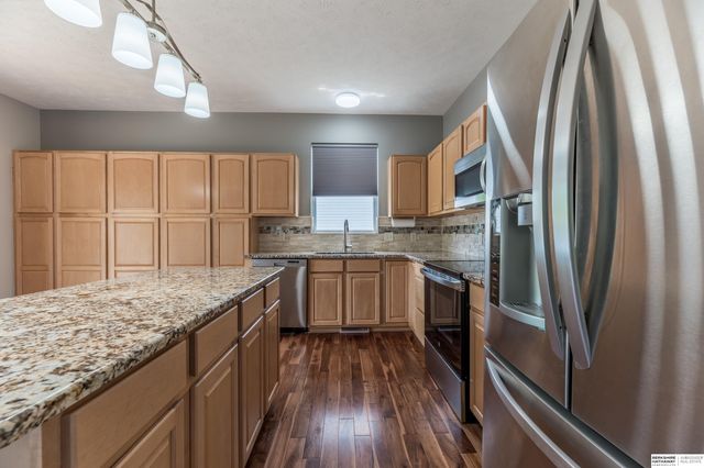 2157 N 162nd Avenue, Omaha, NE 68116