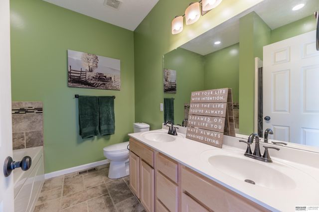 2157 N 162nd Avenue, Omaha, NE 68116