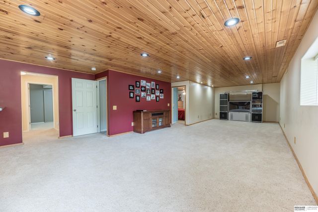 2157 N 162nd Avenue, Omaha, NE 68116