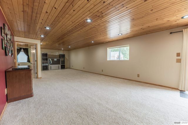 2157 N 162nd Avenue, Omaha, NE 68116