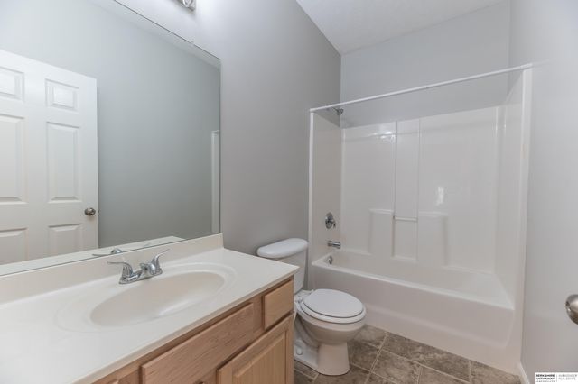 2157 N 162nd Avenue, Omaha, NE 68116
