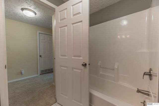 2157 N 162nd Avenue, Omaha, NE 68116