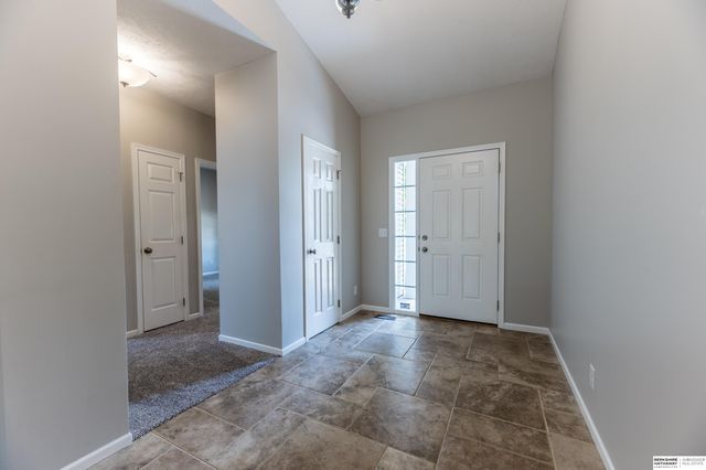 2157 N 162nd Avenue, Omaha, NE 68116