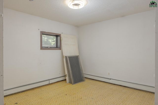 812 ANDREW STREET, Fairbanks, AK 99709