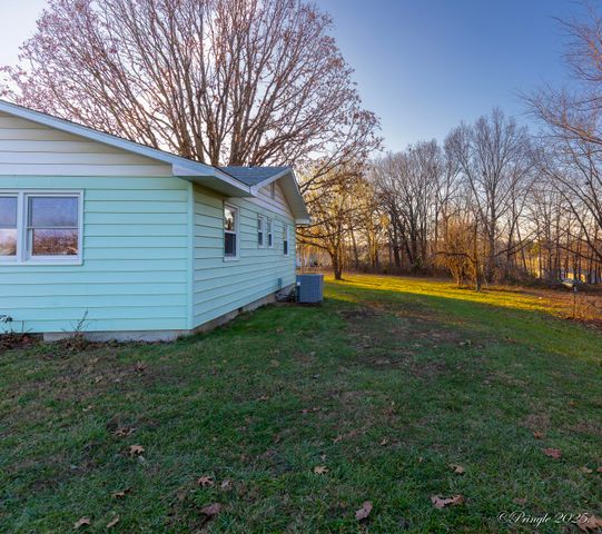 5133 County Road 4650, Pomona, MO 65789