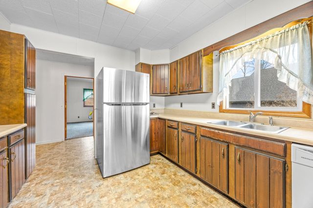 9577 Shore Drive, Morton Twp, MI 49332