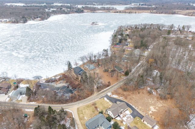 9577 Shore Drive, Morton Twp, MI 49332