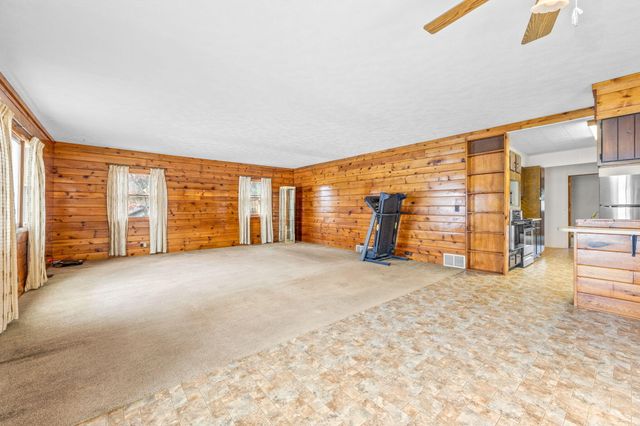 9577 Shore Drive, Morton Twp, MI 49332