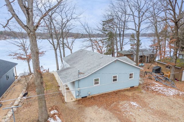 9577 Shore Drive, Morton Twp, MI 49332