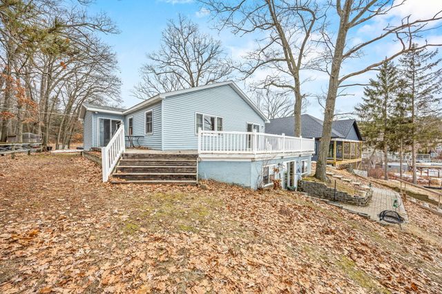 9577 Shore Drive, Morton Twp, MI 49332