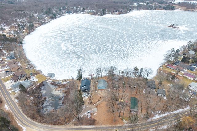 9577 Shore Drive, Morton Twp, MI 49332