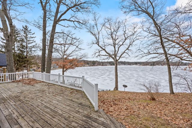 9577 Shore Drive, Morton Twp, MI 49332