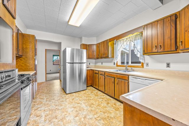 9577 Shore Drive, Morton Twp, MI 49332