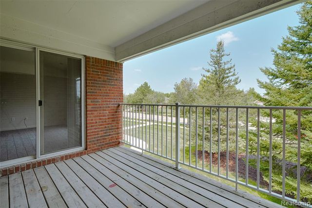 16897 Carriage Way, Northville, MI 48168