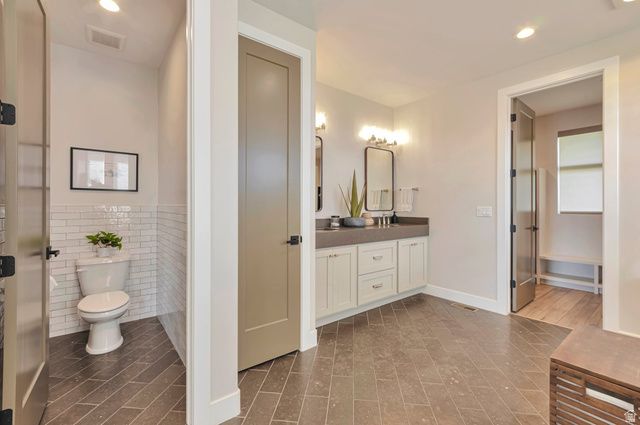 15 N MORNING MIST LN, Kaysville, UT 84037