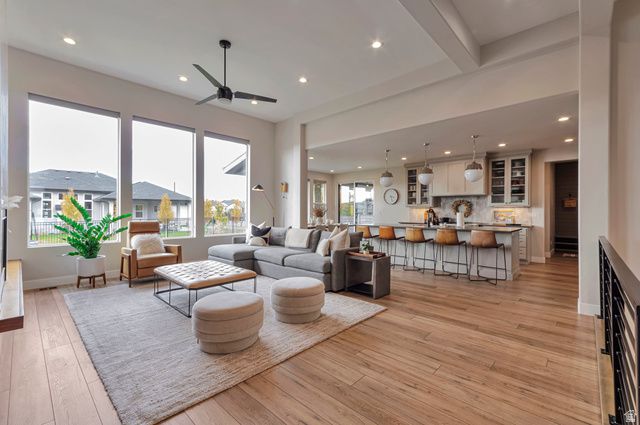 15 N MORNING MIST LN, Kaysville, UT 84037