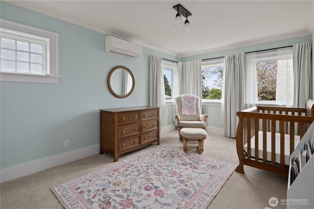4306 Burke Avenue N, Seattle, WA 98103
