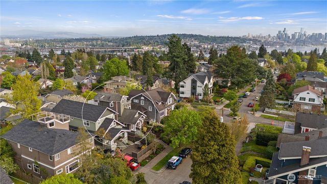 4306 Burke Avenue N, Seattle, WA 98103