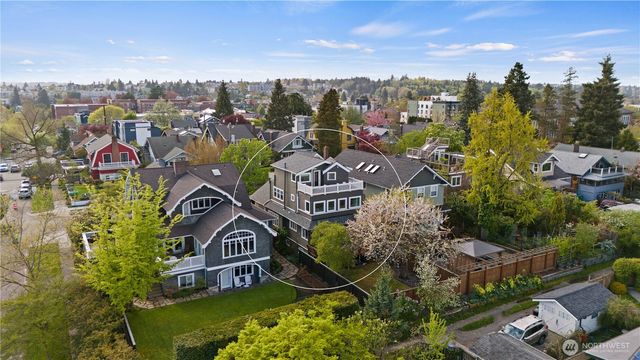 4306 Burke Avenue N, Seattle, WA 98103
